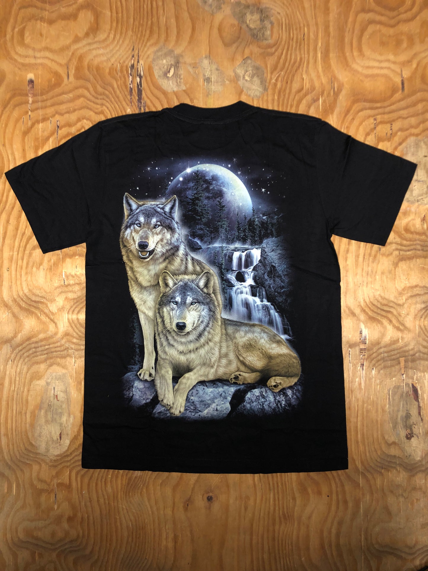 Wolf - Waterfall - WO50