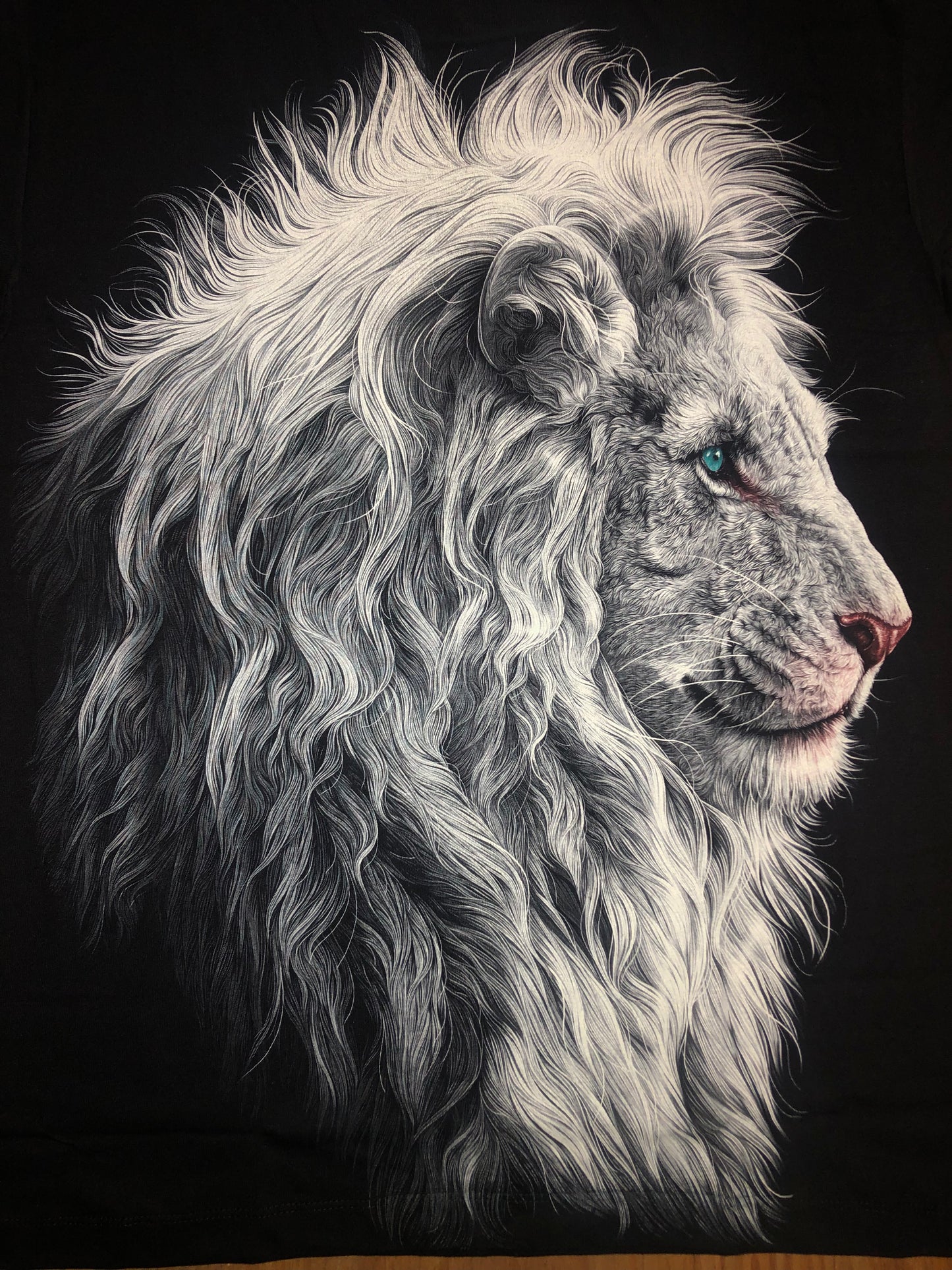 LIO03 - Lion - White