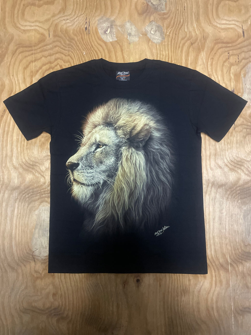 Lion t-shirt - Profile - LIO04