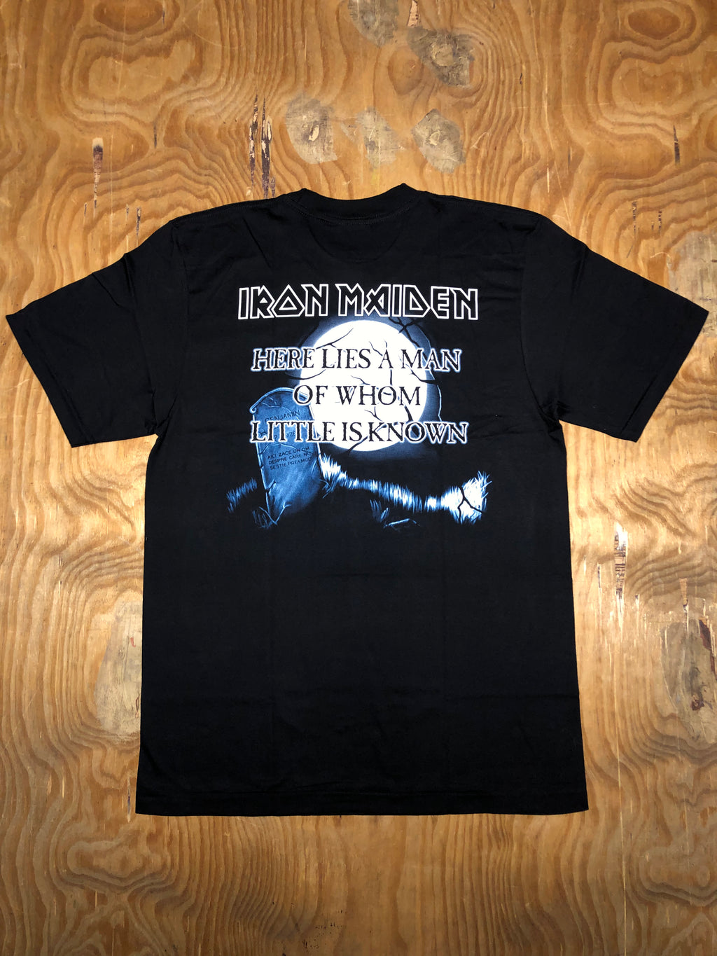 Iron Maiden - Graveyard