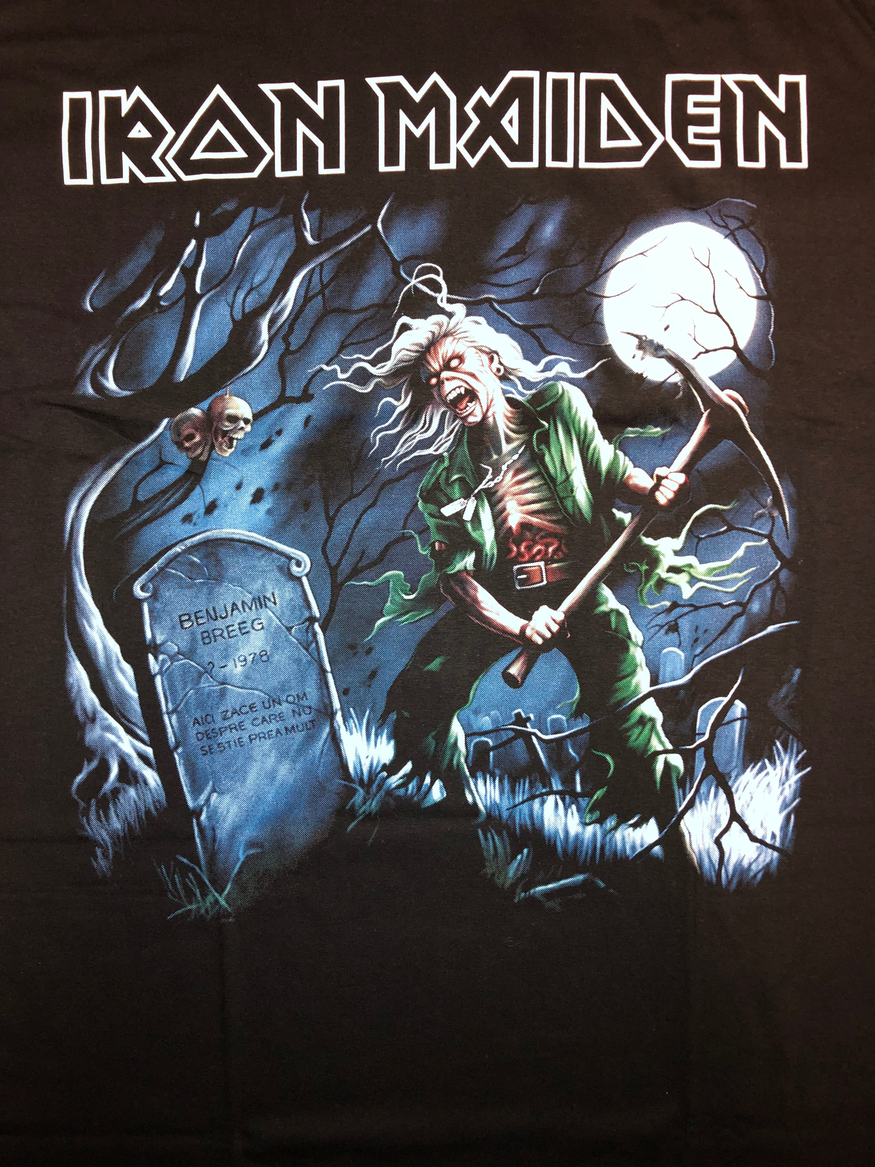 Iron Maiden - Graveyard