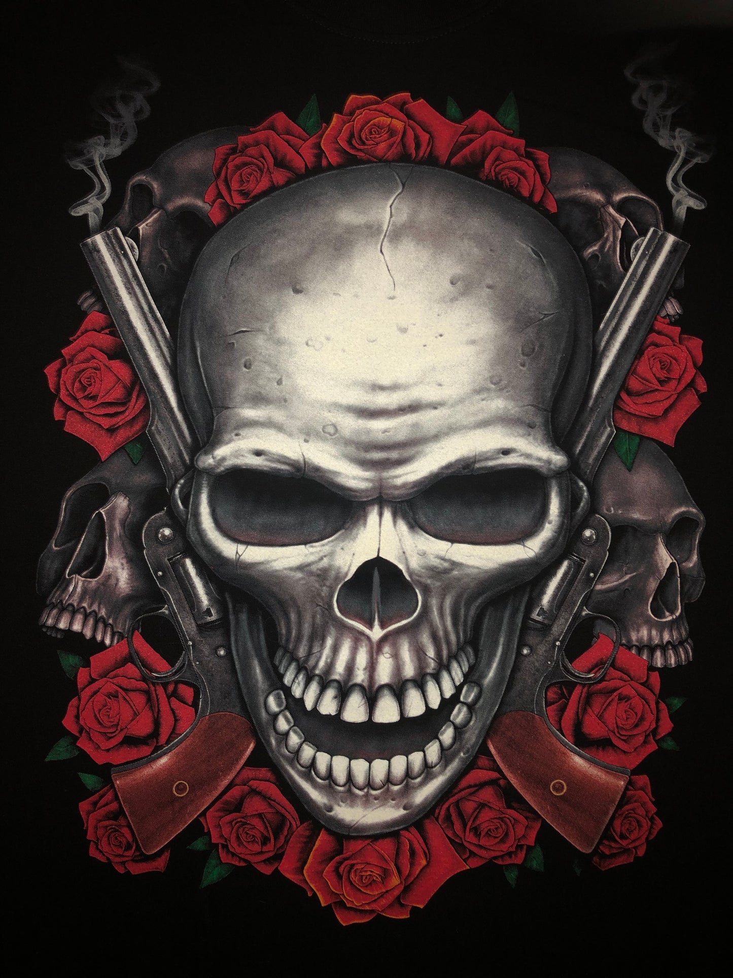 SK33 - Skull - Guns and Red Roses